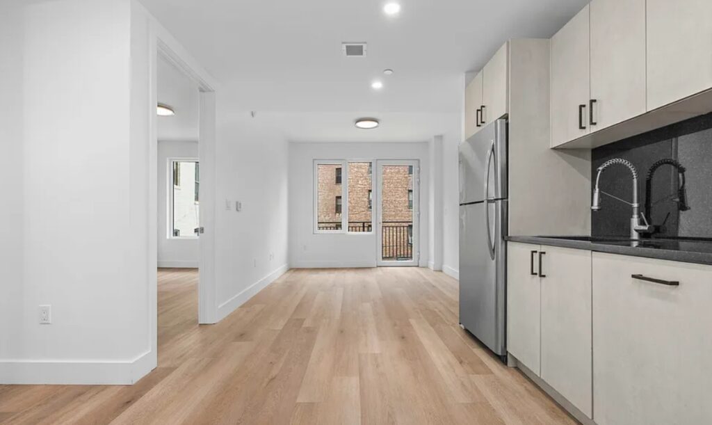 Brooklyn – Alabaster and Beaver Brown flooring by terra legno